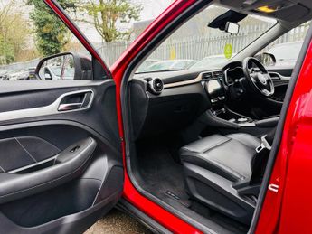 MG MG ZS 44.5kWh Exclusive Auto 5dr