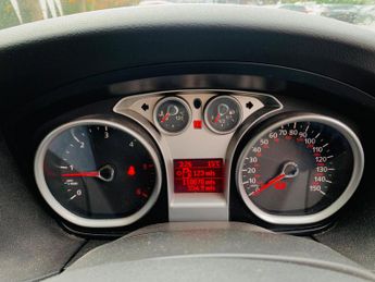 Ford Focus 1.6 TDCi DPF Titanium 5dr