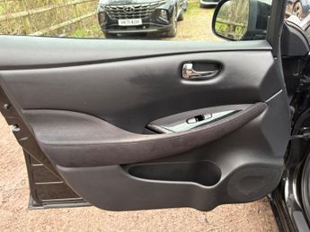 Nissan Leaf 24kWh Acenta Auto 5dr
