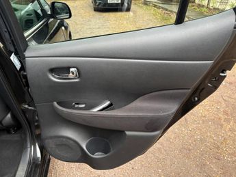 Nissan Leaf 24kWh Acenta Auto 5dr
