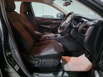 Nissan Qashqai 1.3 DIG-T MHEV Acenta Premium XTRON Euro 6 (s/s) 5dr