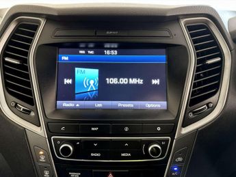 Hyundai Santa Fe 2.2 CRDi Blue Drive Premium SUV 5dr Diesel Manual 4WD Euro 6 (s/