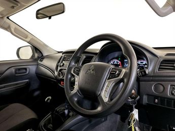 Mitsubishi L200 2.2 DI-D DC 4Life Pickup Double Cab 4dr Diesel Manual 4WD Euro 6