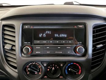 Mitsubishi L200 2.2 DI-D DC 4Life Pickup Double Cab 4dr Diesel Manual 4WD Euro 6