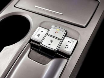 Hyundai KONA 39kWh SE Connect SUV 5dr Electric Auto (10.5kW Charger) (136 ps)