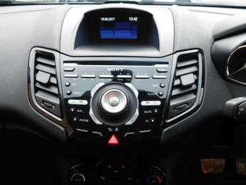 Ford Fiesta 1.0T EcoBoost Titanium Powershift Euro 5 5dr
