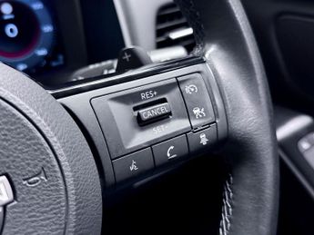 Nissan Qashqai 1.3 DIG-T MHEV N-Connecta SUV 5dr Petrol Hybrid XTRON Euro 6 (s/