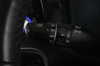 Hyundai KONA 39kWh Premium Auto 5dr (10.5kW Charger)