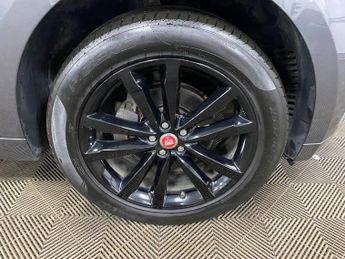 Jaguar F-PACE 2.0 D180 R-Sport Auto AWD Euro 6 (s/s) 5dr