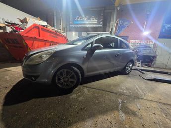 Vauxhall Corsa 1.4i 16v SE 3dr (a/c)