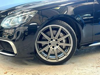 Mercedes-Benz E Class 5.5 E63 V8 BiTurbo AMG SpdS MCT Euro 6 (s/s) 4dr