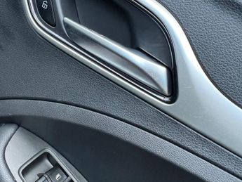 MG MG ZS 44.5kWh Exclusive Auto 5dr