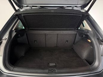 Volkswagen Tiguan 2.0 TDI BlueMotion Tech SEL DSG 4Motion Euro 6 (s/s) 5dr