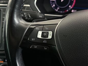 Volkswagen Tiguan 2.0 TDI BlueMotion Tech SEL DSG 4Motion Euro 6 (s/s) 5dr