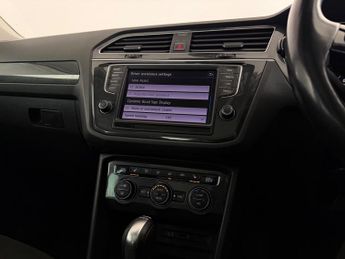 Volkswagen Tiguan 2.0 TDI BlueMotion Tech SEL DSG 4Motion Euro 6 (s/s) 5dr