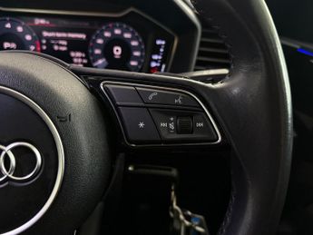 Audi A1 1.5 TFSI 35 S line Contrast Edition Sportback S Tronic Euro 6 (s