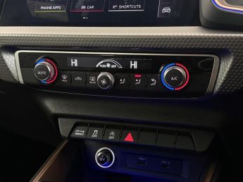 Audi A1 1.5 TFSI 35 S line Contrast Edition Sportback S Tronic Euro 6 (s