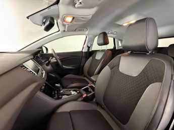 Vauxhall Grandland X 1.2 Turbo SRi Nav Auto Euro 6 (s/s) 5dr