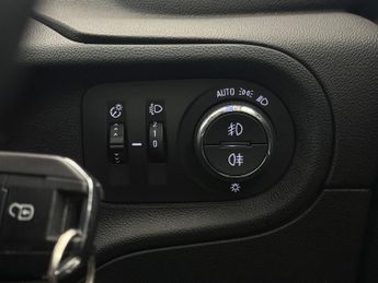 Vauxhall Grandland X 1.2 Turbo SRi Nav Auto Euro 6 (s/s) 5dr