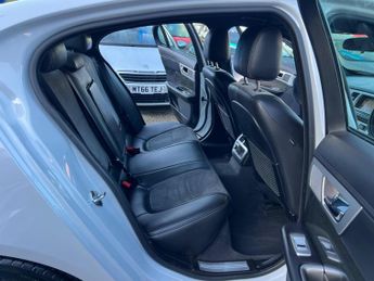 Jaguar XF 2.2d R-Sport Saloon 4dr Diesel Auto Euro 5 (s/s) (200 ps)