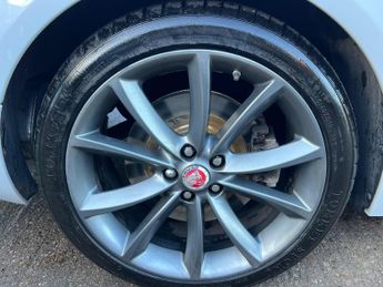 Jaguar XF 2.2d R-Sport Saloon 4dr Diesel Auto Euro 5 (s/s) (200 ps)