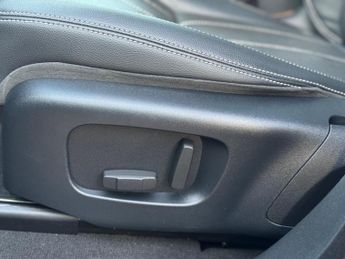 Land Rover Range Rover Velar 2.0 D240 R-Dynamic SE Auto 4WD Euro 6 (s/s) 5dr