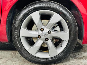 Nissan Note 1.6 16V n-tec Auto Euro 5 5dr