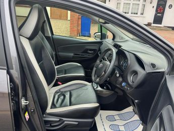 Toyota Yaris 1.5 VVT-h Excel E-CVT Euro 6 5dr (15in Alloy)