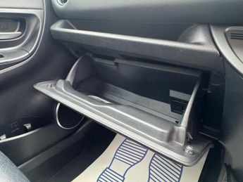 Toyota Yaris 1.5 VVT-h Excel E-CVT Euro 6 5dr (15in Alloy)