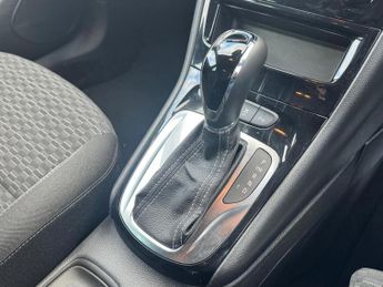 Vauxhall Astra 1.5 Turbo D SRi VX Line Nav Auto Euro 6 (s/s) 5dr