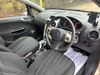 Vauxhall Corsa 1.4i 16v Club 5dr