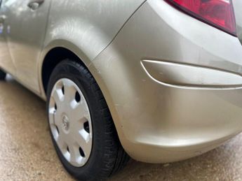 Vauxhall Corsa 1.4i 16v Club 5dr