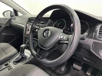 Volkswagen e-Golf 35.8kWh e-Golf Auto 5dr