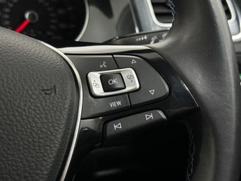 Volkswagen e-Golf 35.8kWh e-Golf Auto 5dr