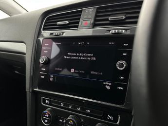 Volkswagen e-Golf 35.8kWh e-Golf Auto 5dr