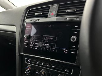 Volkswagen e-Golf 35.8kWh e-Golf Auto 5dr