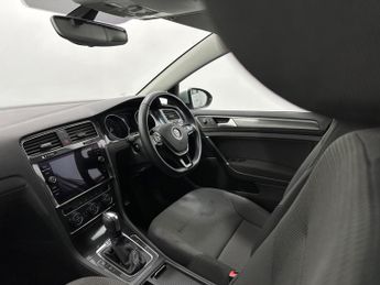 Volkswagen e-Golf 35.8kWh e-Golf Auto 5dr