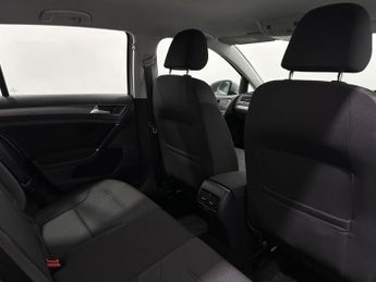 Volkswagen e-Golf 35.8kWh e-Golf Auto 5dr