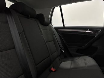 Volkswagen e-Golf 35.8kWh e-Golf Auto 5dr