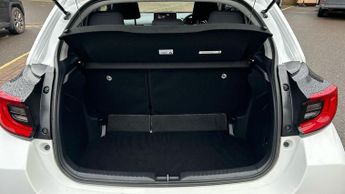 Toyota Yaris 1.5 VVT-h Design E-CVT Euro 6 (s/s) 5dr