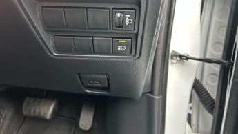 Toyota Yaris 1.5 VVT-h Design E-CVT Euro 6 (s/s) 5dr