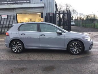 Volkswagen Golf 1.5 eTSI MHEV Style DSG Euro 6 (s/s) 5dr