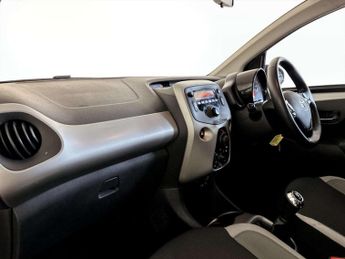 Toyota AYGO 1.0 VVT-i x-play Hatchback 5dr Petrol Manual Euro 6 (68 ps)