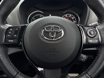 Toyota Yaris 1.5 VVT-h Icon Tech E-CVT Euro 6 (s/s) 5dr