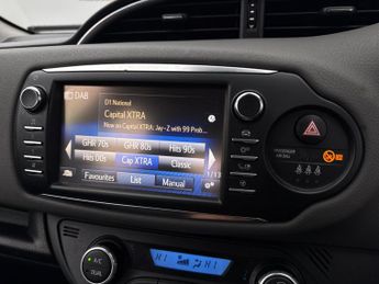 Toyota Yaris 1.5 VVT-h Icon Tech E-CVT Euro 6 (s/s) 5dr