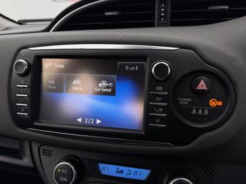 Toyota Yaris 1.5 VVT-h Icon Tech E-CVT Euro 6 (s/s) 5dr
