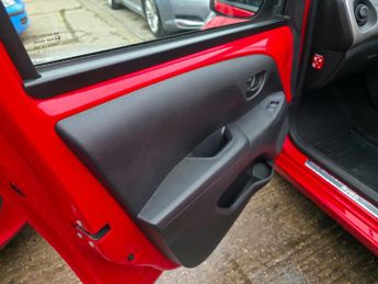 Toyota AYGO 1.0 VVT-i x-play x-shift Euro 5 5dr Euro 5