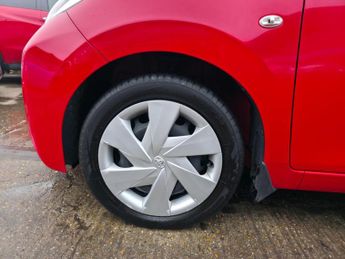 Toyota AYGO 1.0 VVT-i x-play x-shift Euro 5 5dr Euro 5