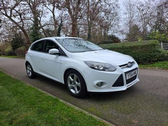 Ford Focus 1.6 Zetec Navigator Powershift Euro 5 5dr