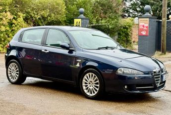 Alfa Romeo 147 1.6 T.Spark Lusso 5dr